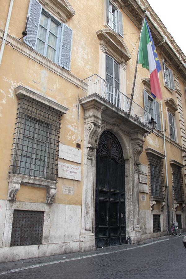 Abagnale Home Montecitorio Rome Bagian luar foto